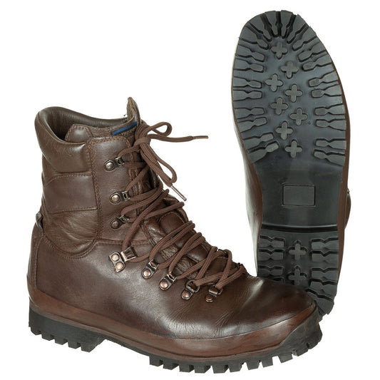 Brit. Kampfstiefel, ALT-BERG,braun, gebr., "SOHLE NEU"