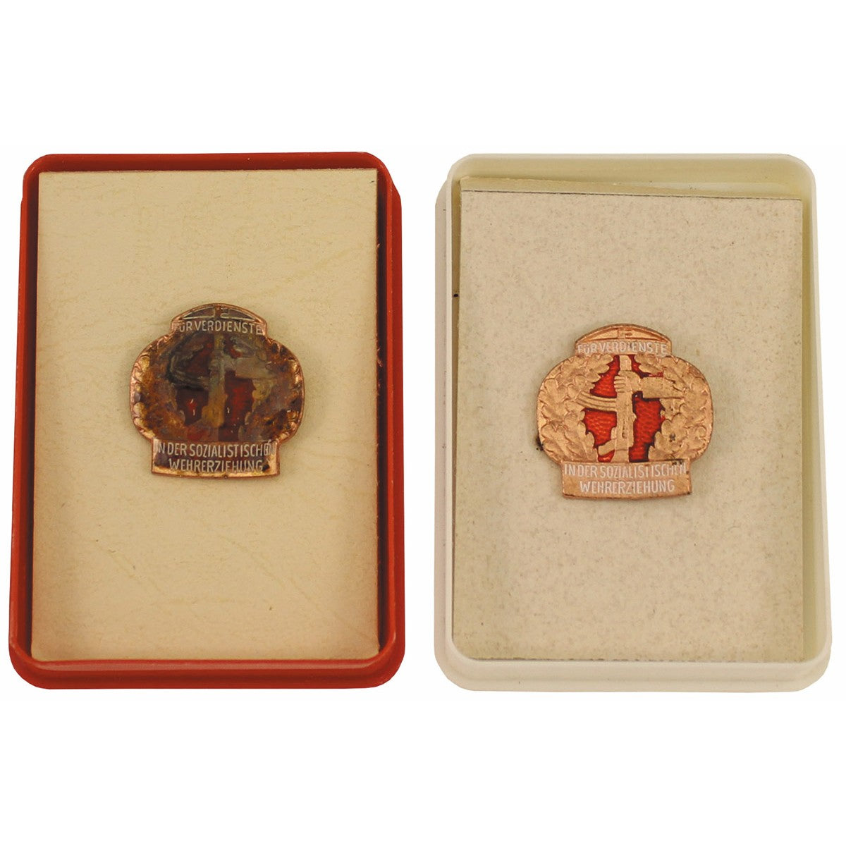 NVA Metallabzeichen,Wehrerziehung Bronze, neuw.